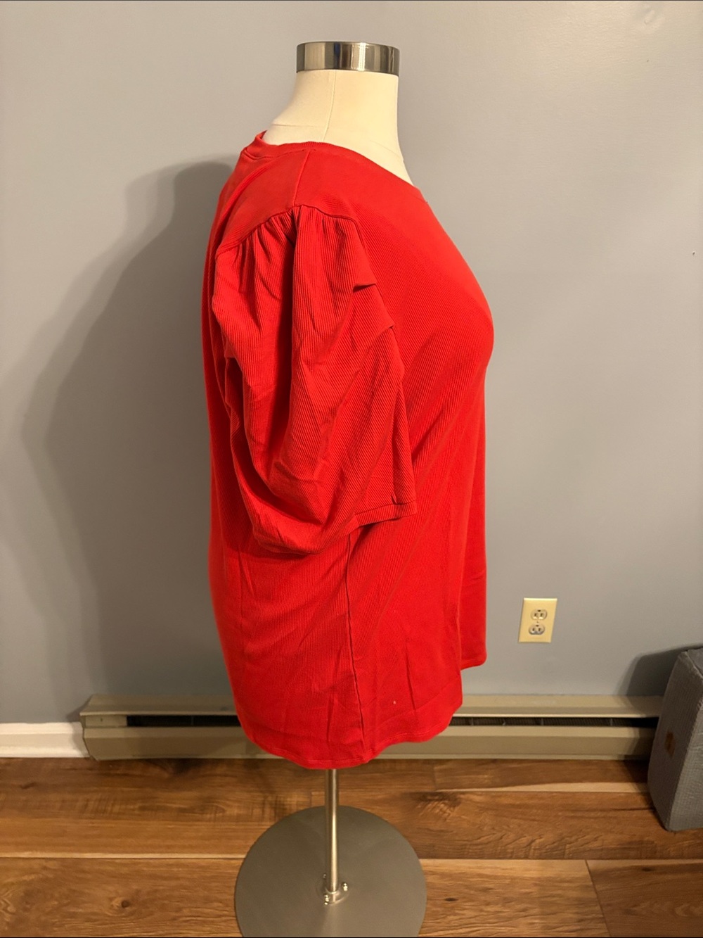 torrid Red Short Puffed sleeve ribbed shirt sleeve blouse. Size 4 - Picture 5 of 8